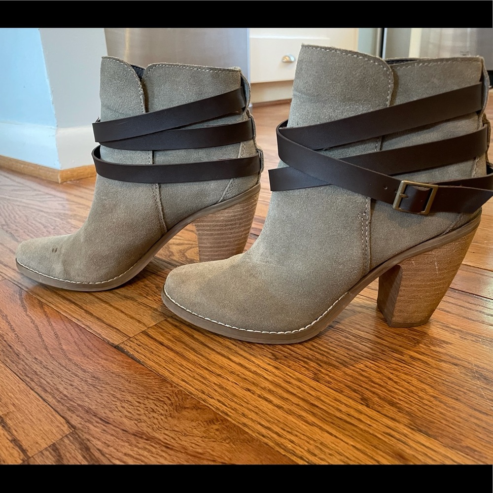 Dolce Vita women’s booties, size 6 1/2
